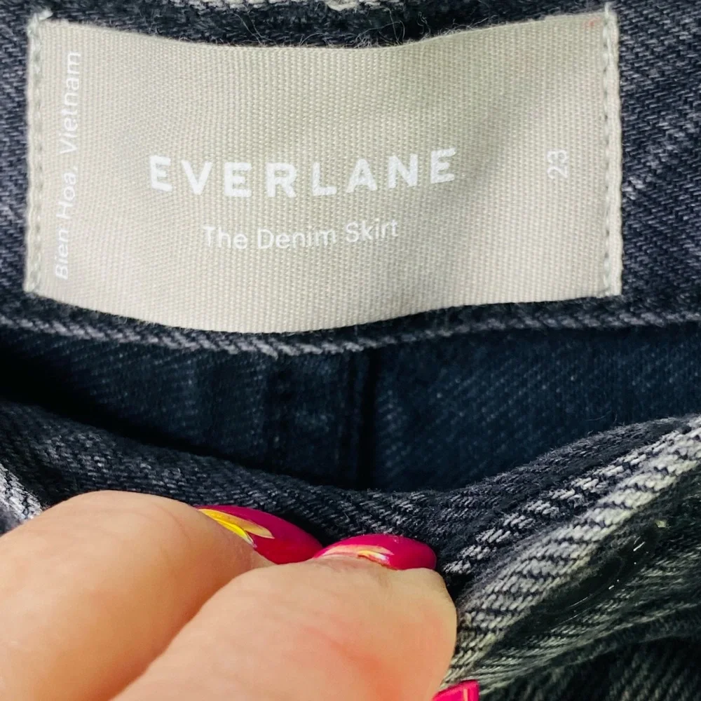 NWT Everlane The Raw Hem Black Denim Skirt Sz 23